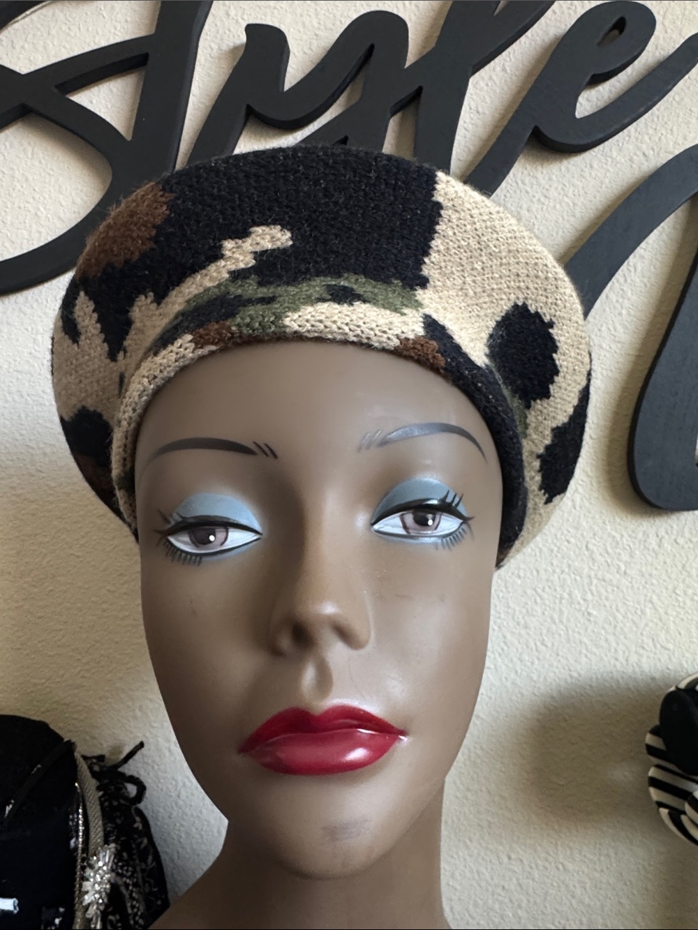 Womens Multicolor Camouflage Knit Beret
